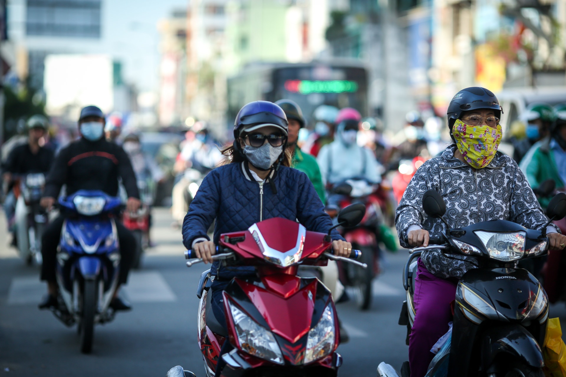Sai Gon tiep tuc lanh den ngay ong Tao ve troi hinh anh