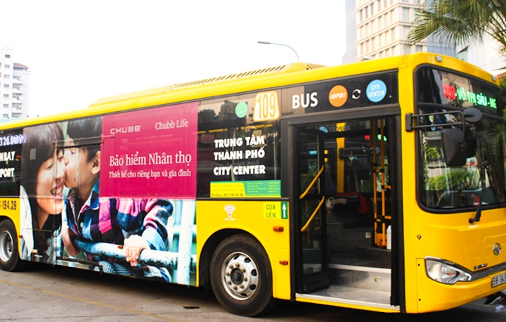 Di xe buyt mien phi den san bay Tan Son Nhat hinh anh