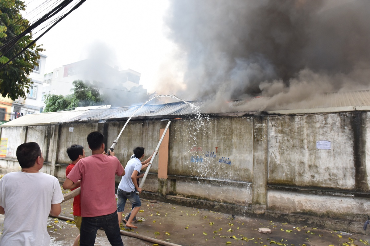 chay cho o Ha Noi anh 2