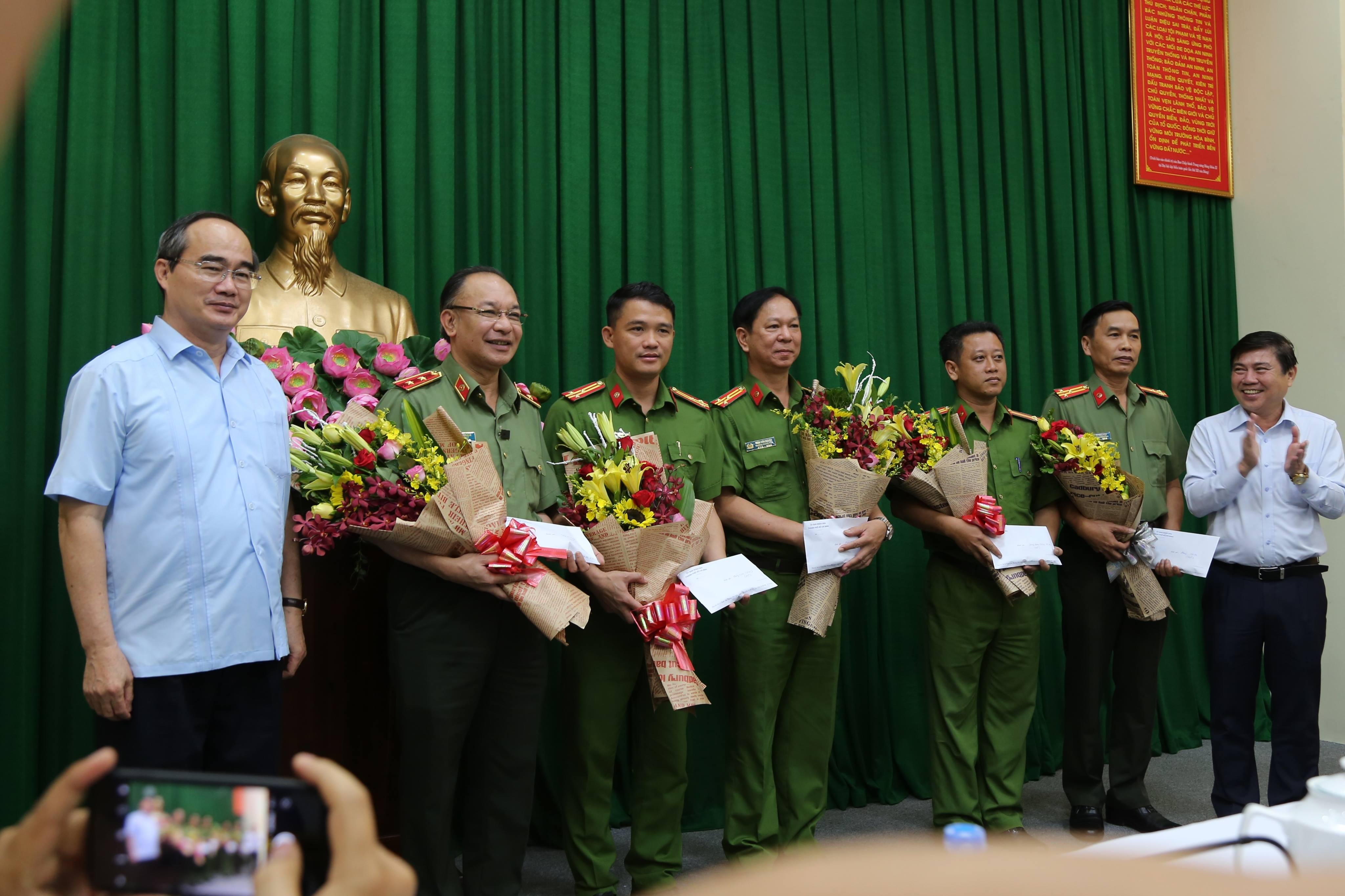 Khung bo o tru so cong an anh 9