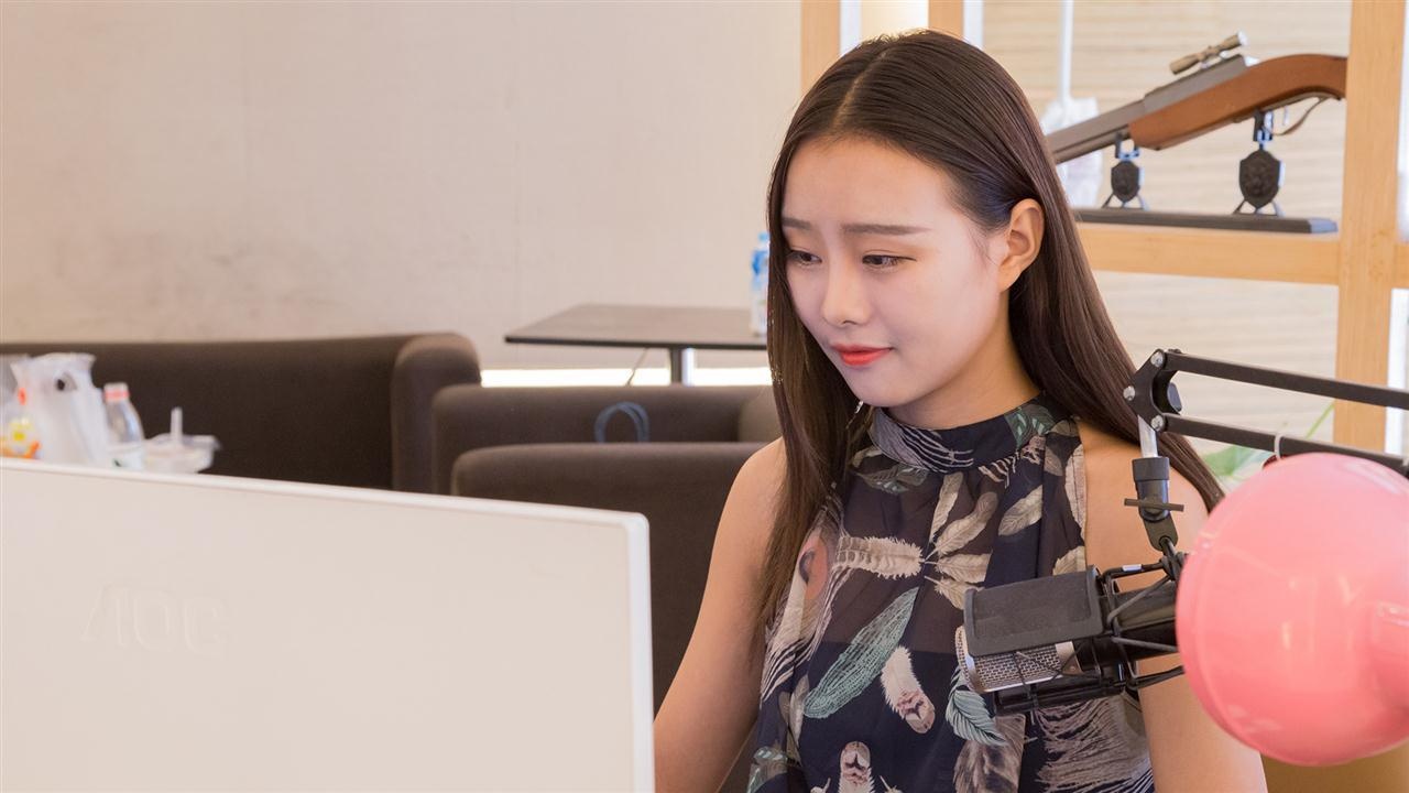 Nghe sy mat ten 'cung com' tren mang vi bi xi ban quyen hinh anh