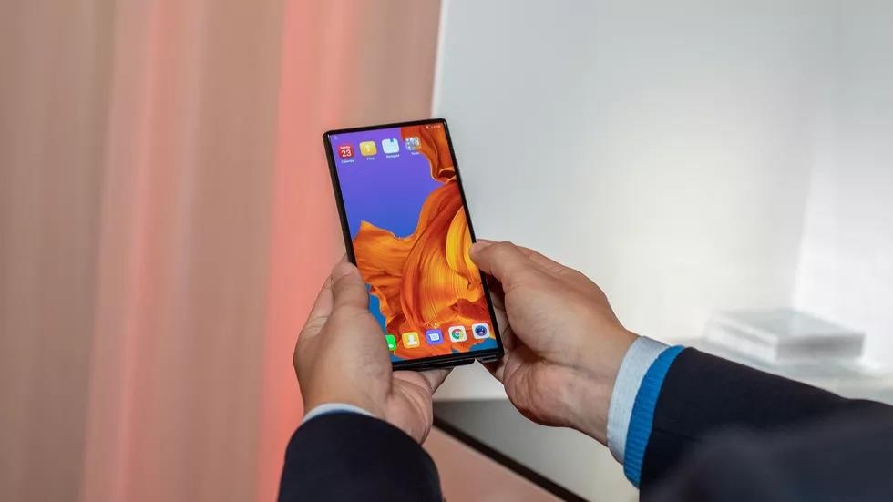 smartphone man hinh gap tren thi truong anh 3