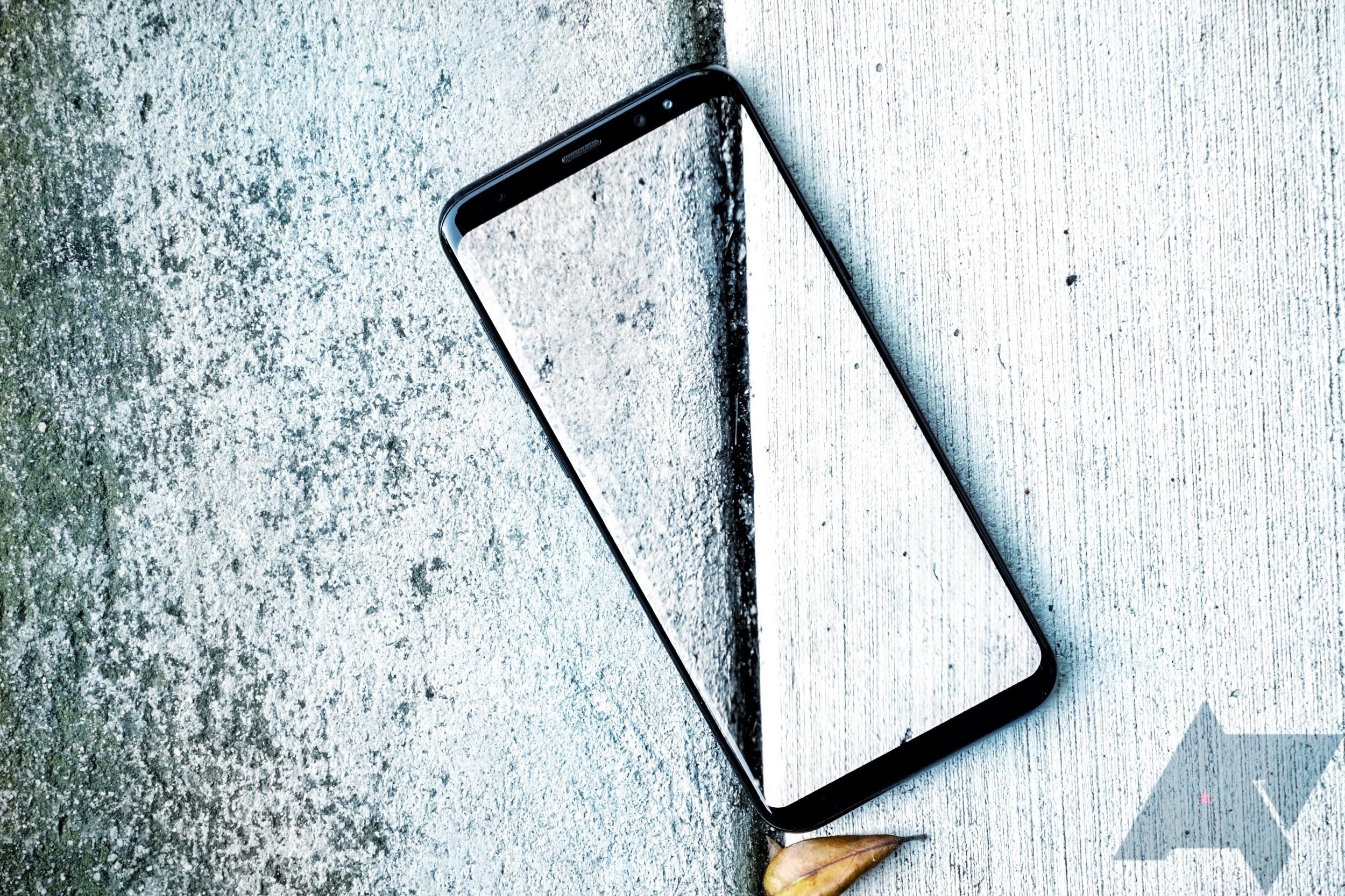 Hay can than voi sac cong cong va cac phu kien khong ro nguon goc hinh anh