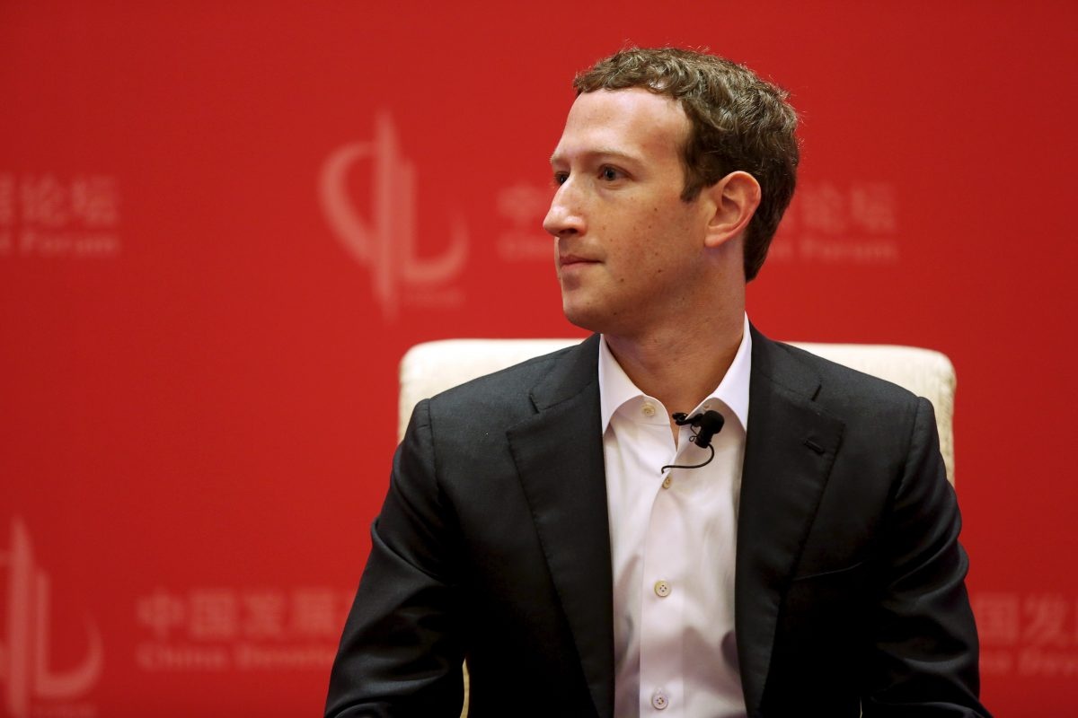 Nhung scandal cua CEO Facebook Mark Zuckerberg anh 6