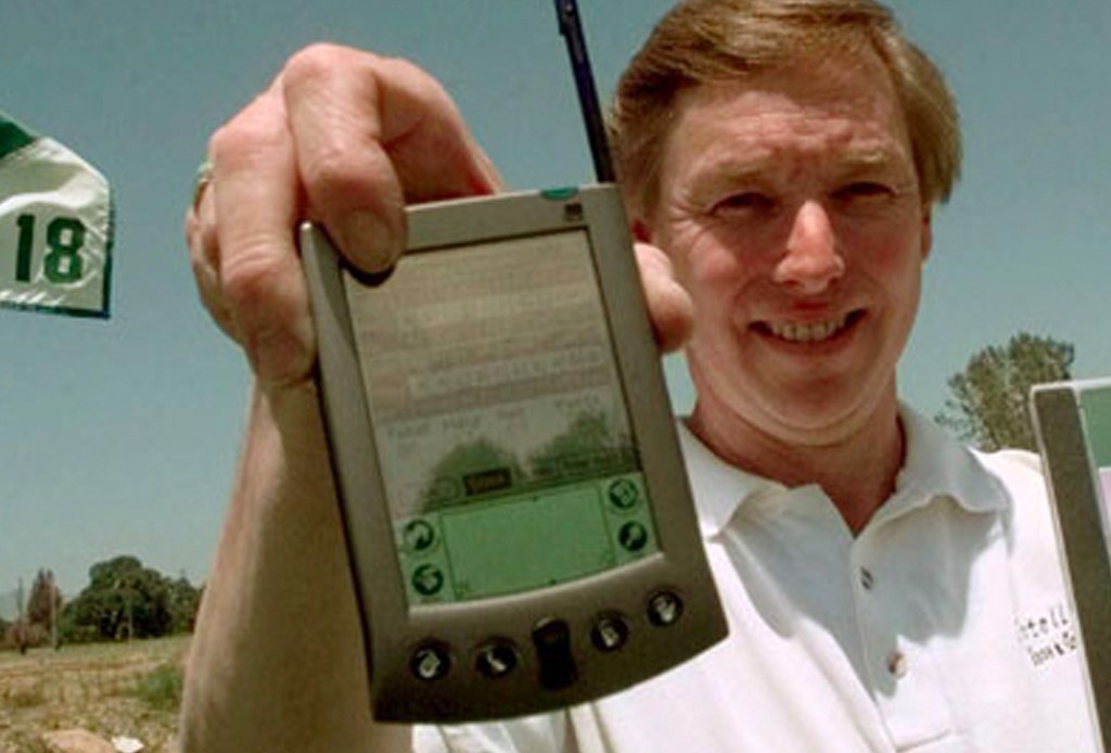 Palm,  Compaq,  Pebble,  Vertu,  Theranos,  Blockbuster. AltaVista,  Jawbone anh 1