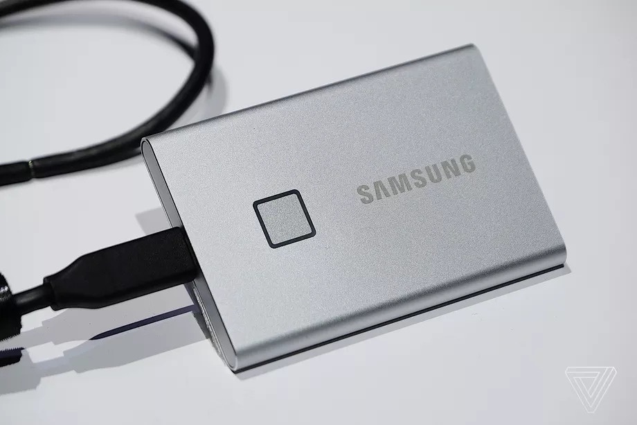 Samsung ra mat o cung SSD bao mat dau van tay hinh anh