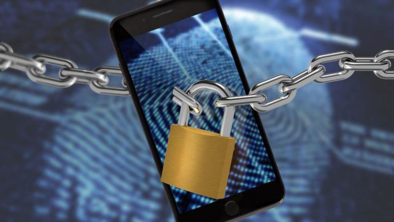 Sau FBI, den luot Bo truong Tu phap My len tieng yeu cau Apple giup do hinh anh