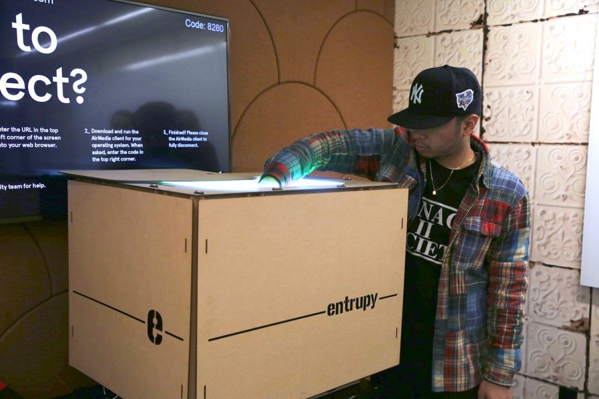 May phat hien giay fake hinh anh