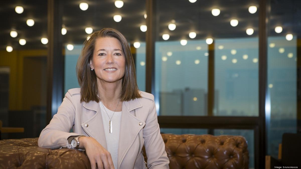 Giam doc kinh doanh YouTube anh 2