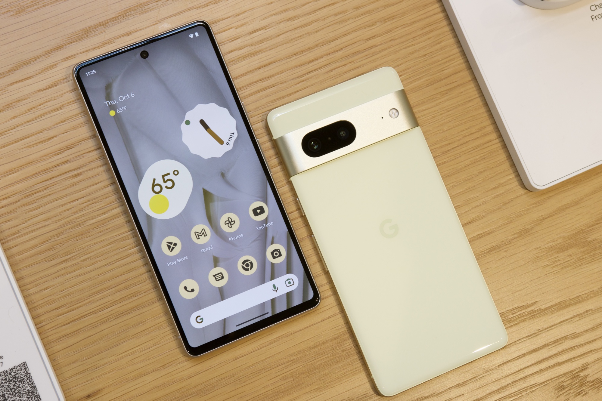 Google gioi thieu Pixel 7 Series, canh tranh voi iPhone 14 hinh anh