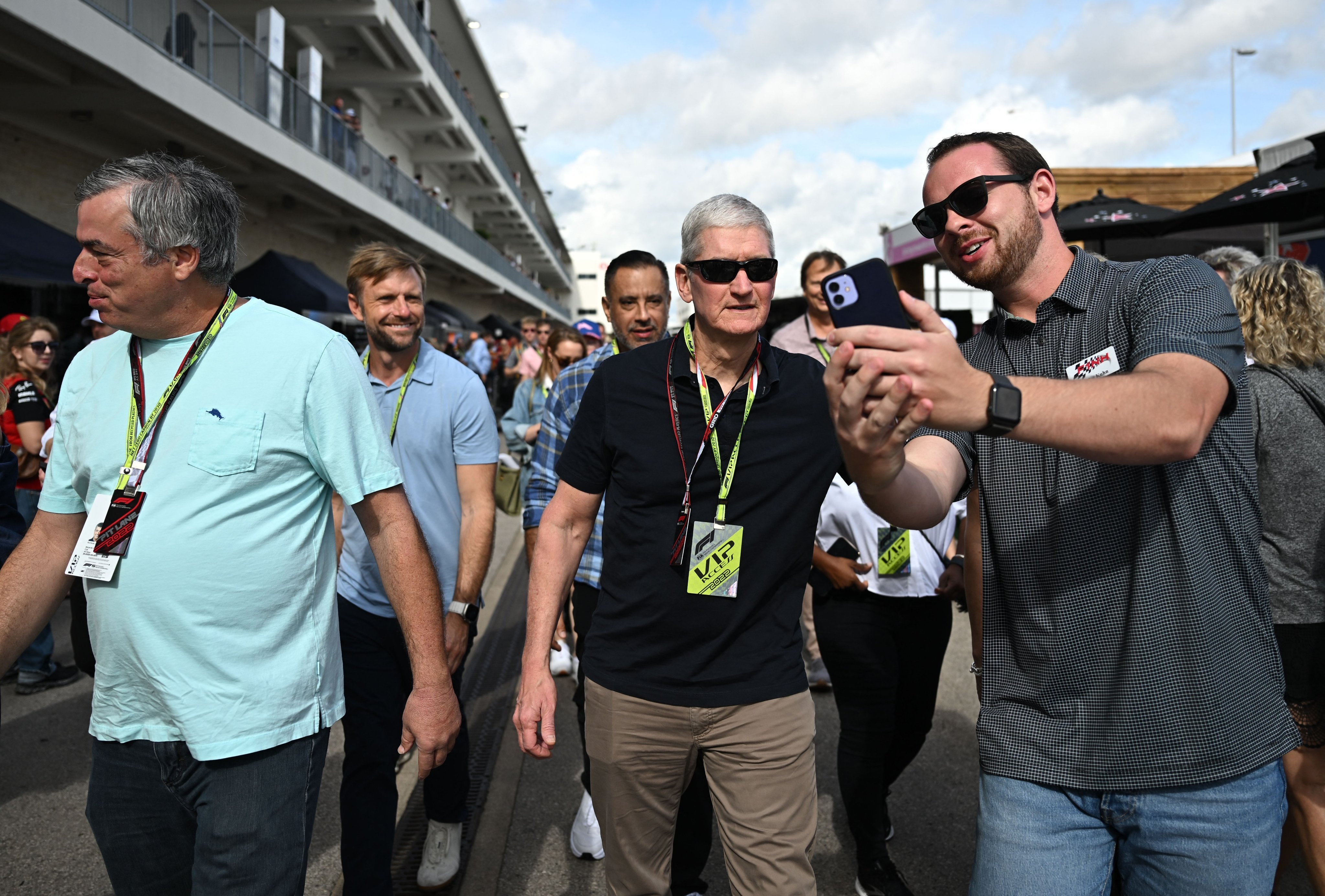 Tim Cook vay co anh 2