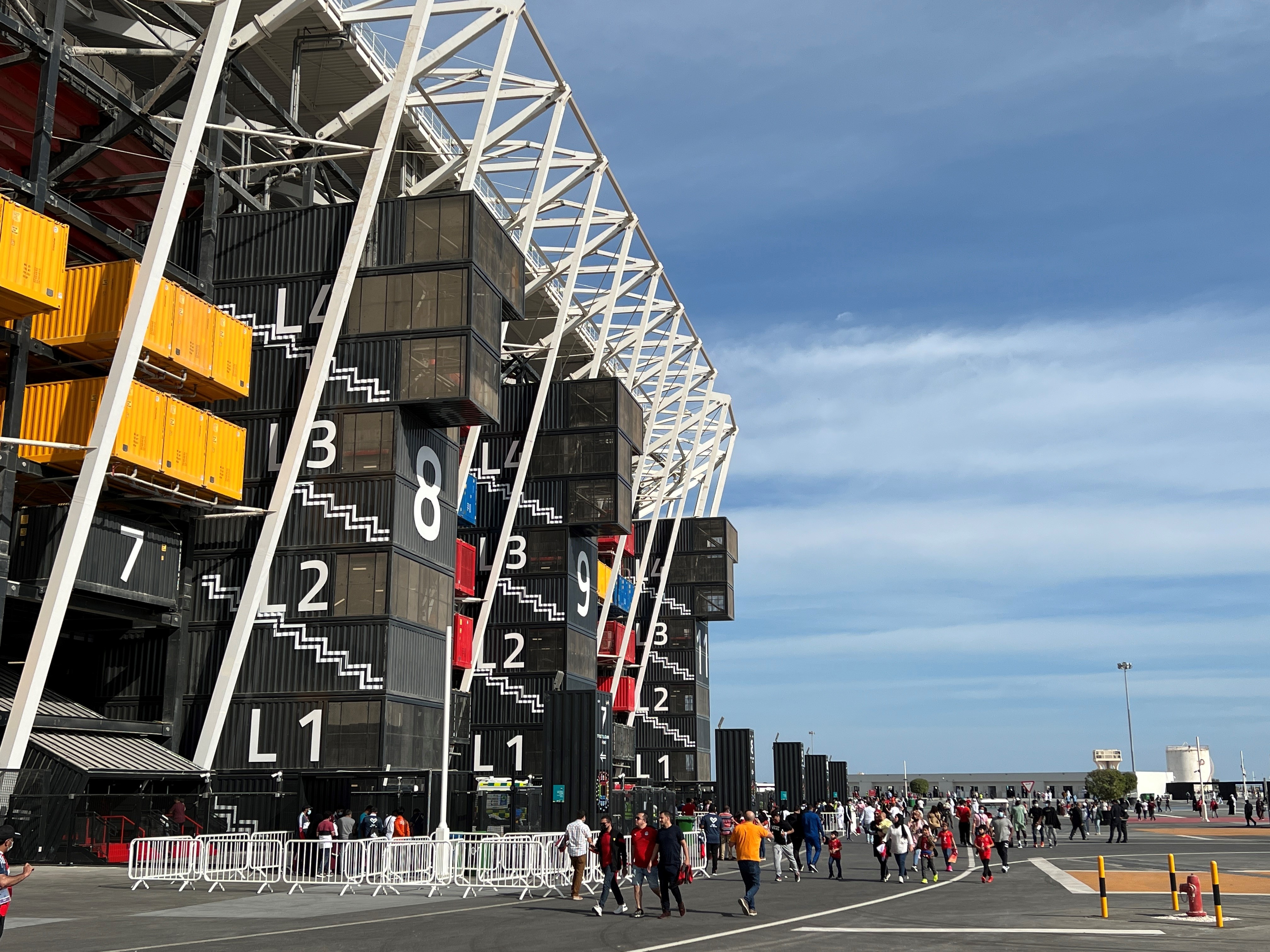 Ky cong qua trinh thao san van dong lap ghep hau World Cup hinh anh