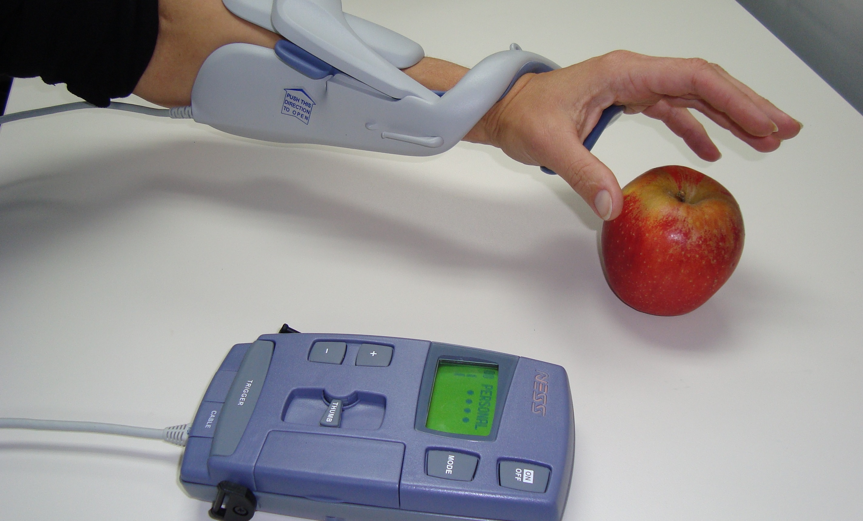 Nguoi tai bien liet 10 nam cu dong duoc nho cong nghe hinh anh