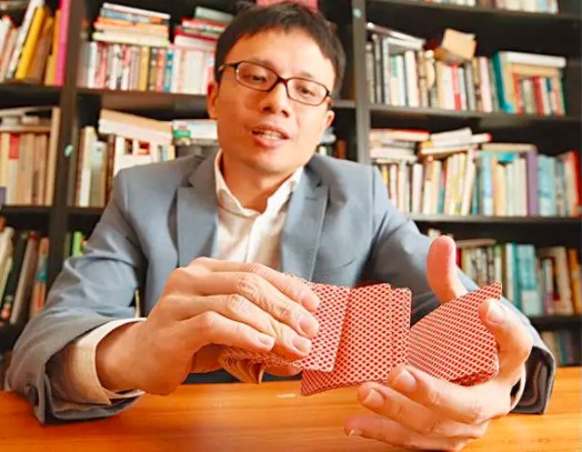 Tay choi poker gay dung ung dung giao hang 8 ty USD hinh anh