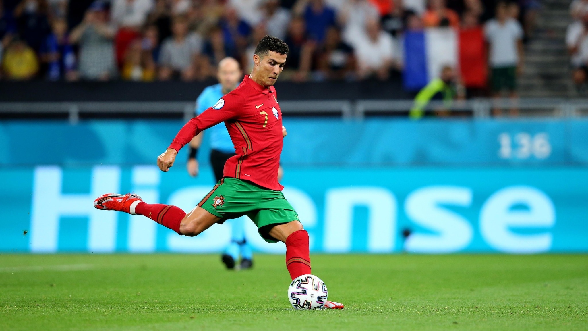 Khong phai sut nhu Panenka, day moi la cach da penalty hoan hao hinh anh