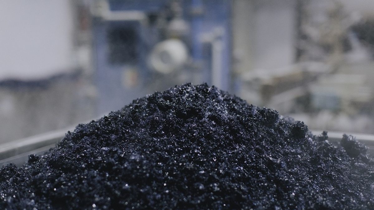 Kim loai tao loi the khong lo cho Trung Quoc khi lam xe dien hinh anh