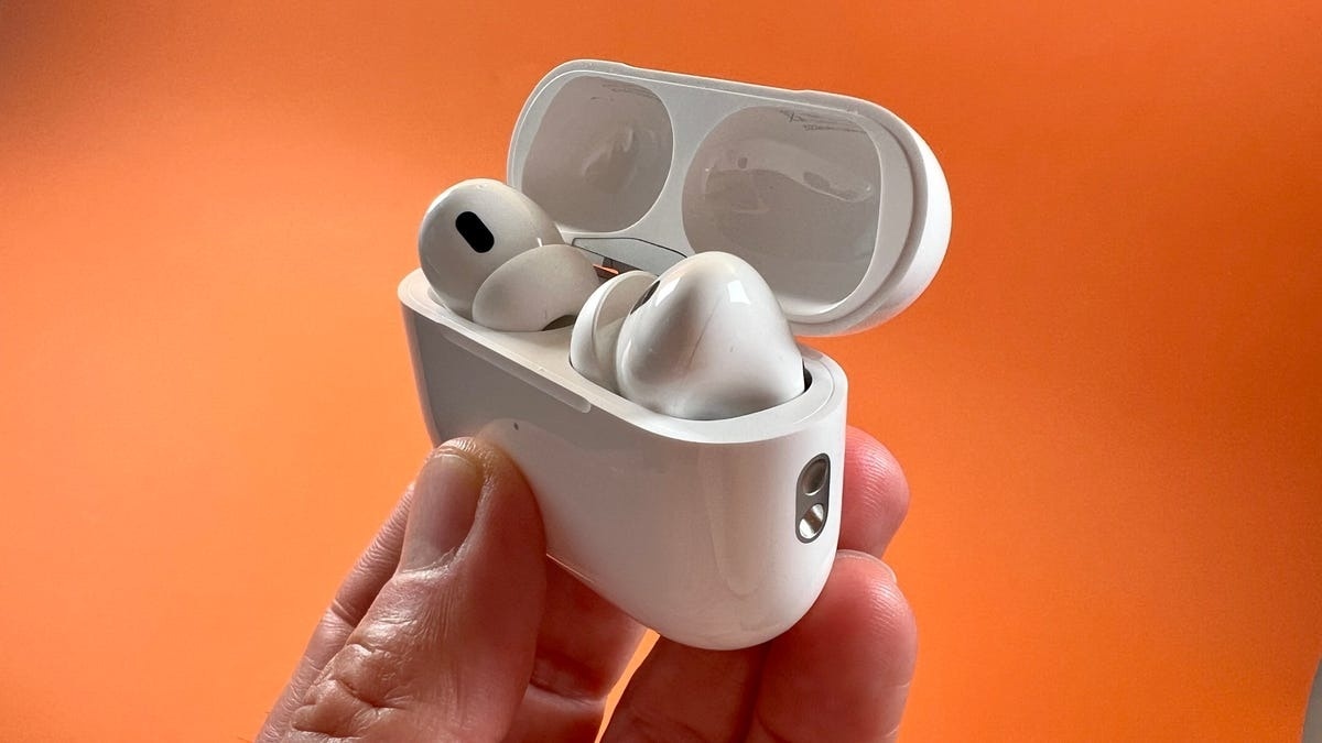 AirPods duoc chap thuan lam may tro thinh hinh anh