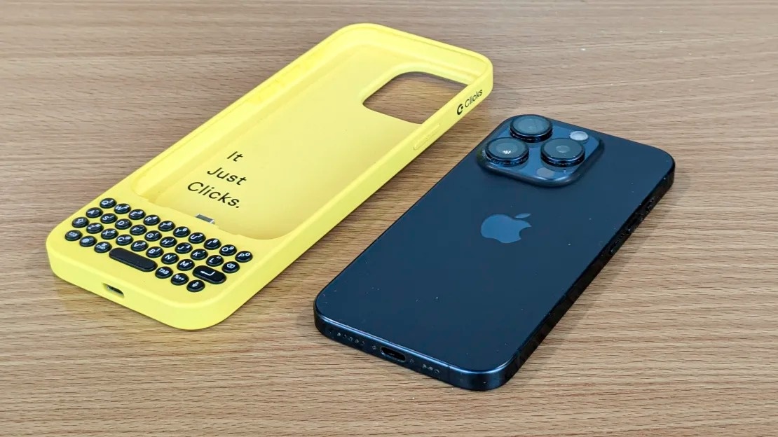 Op lung giup iPhone so huu ban phim vat ly hinh anh