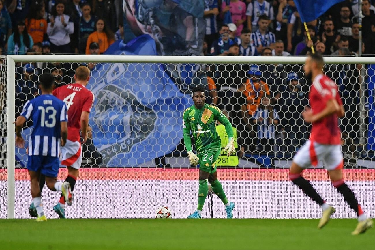 Tu huyet MU da lo dien hinh anh