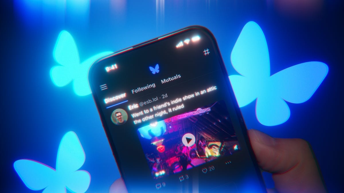 Mang xa hoi dang 'de doa' X va Facebook hinh anh