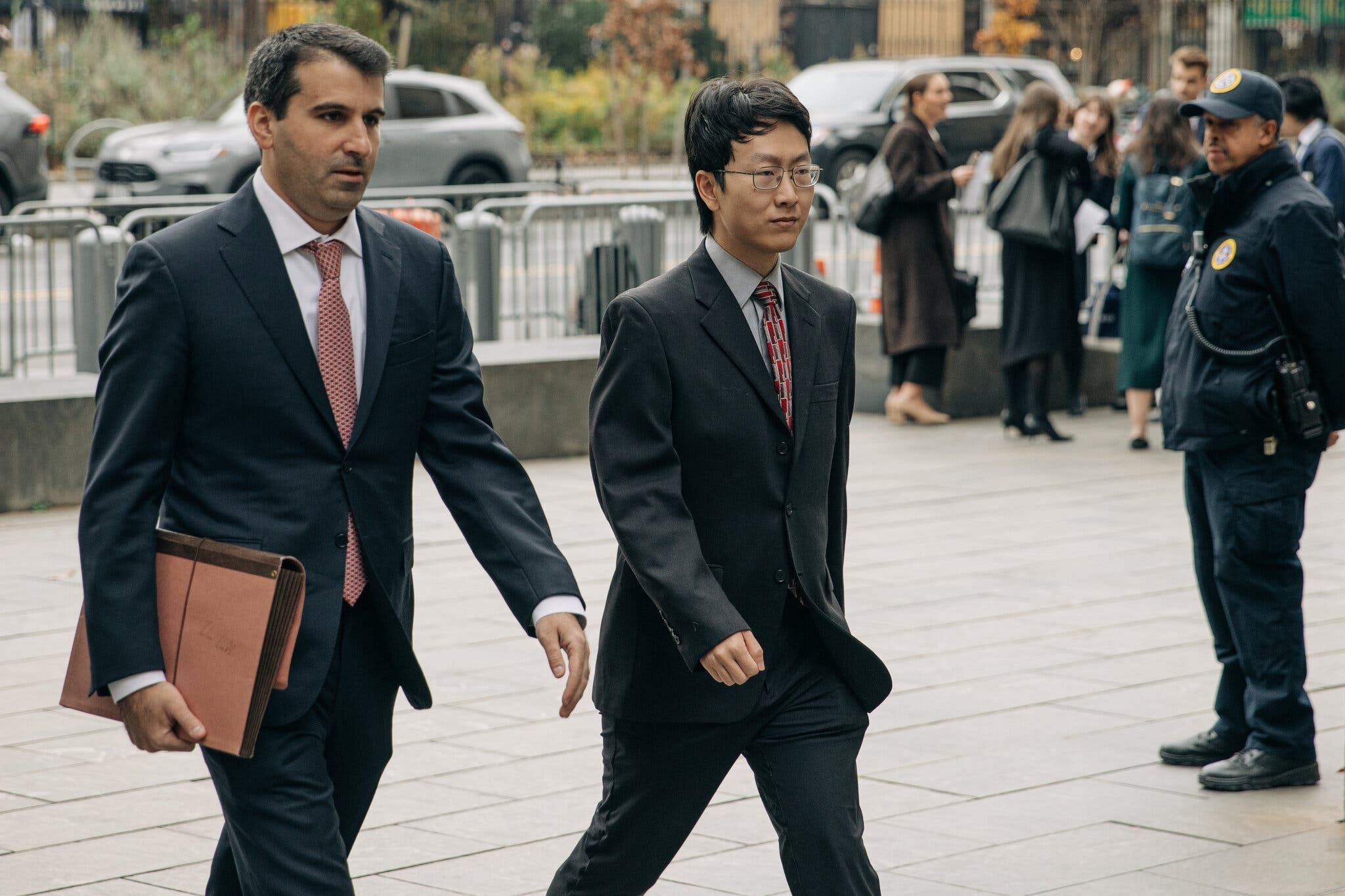 Ban than 'ong trum' FTX thoat an tu hinh anh