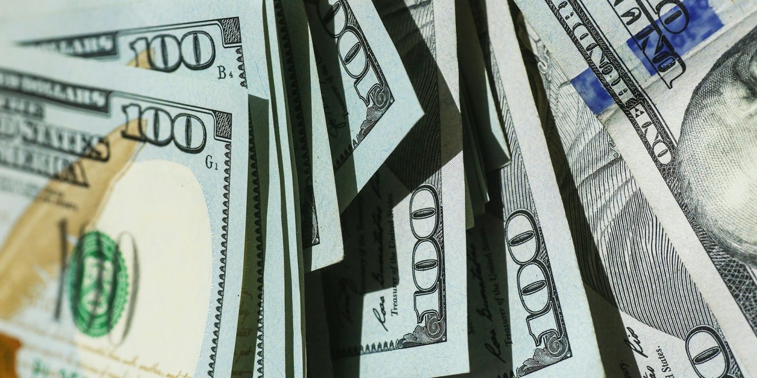 Apple bi nhan vien lua dao hinh anh