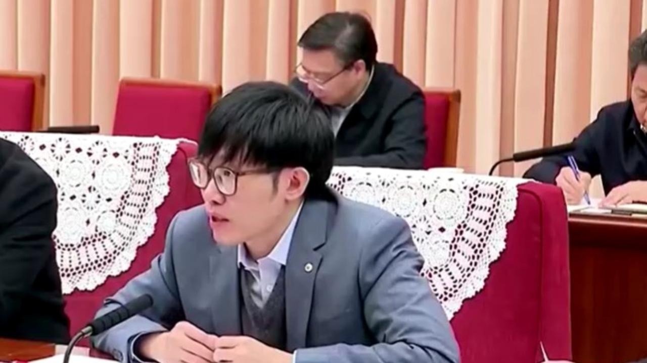 'Ga mot sach' bi an dung sau DeepSeek hinh anh