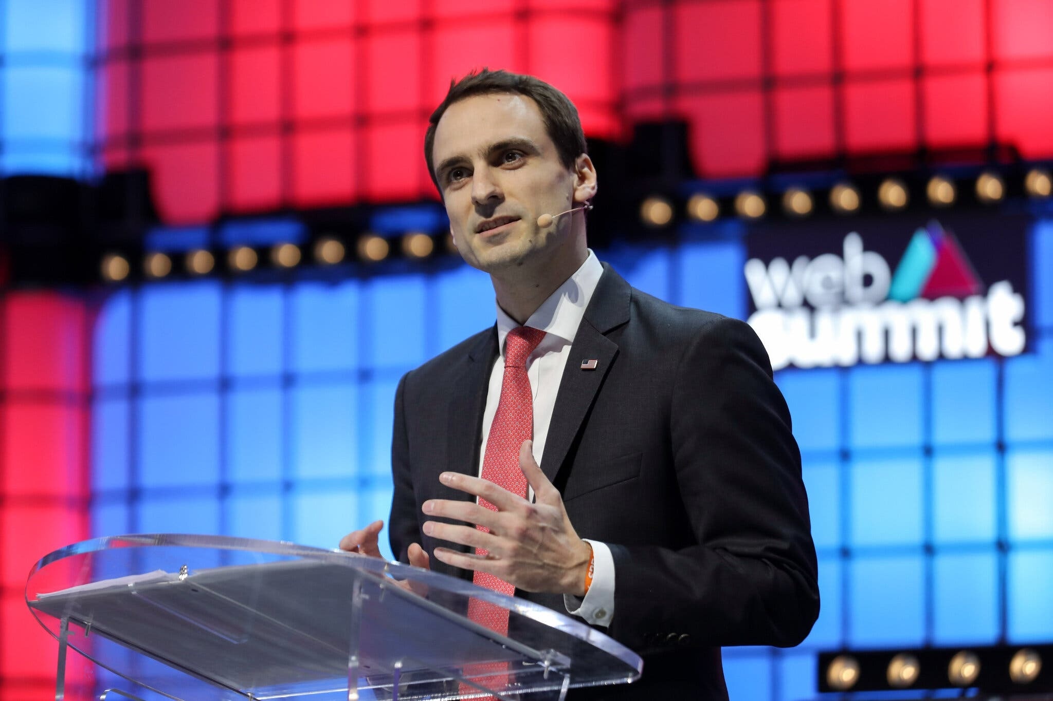 Co van khoa hoc ky la cua ong Trump hinh anh