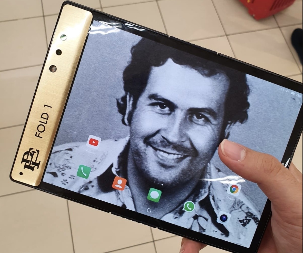 Cai ket cho smartphone gap cua trum ma tuy Pablo Escobar hinh anh