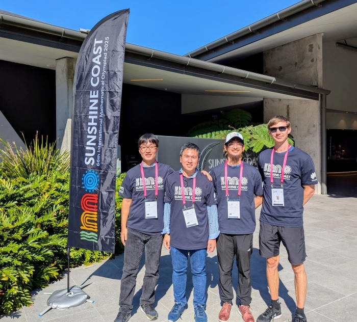 Tien si nguoi Viet dung sau ky tich cua AI tai Olympic Toan quoc te hinh anh