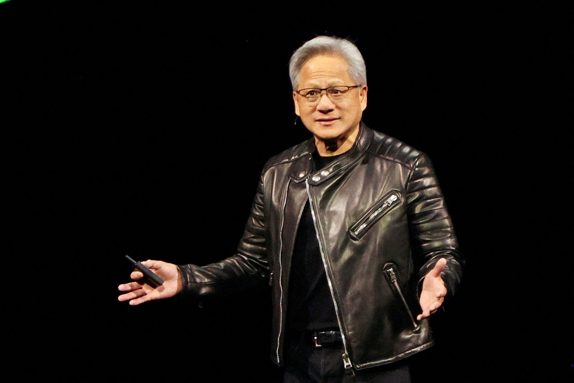 CEO Nvidia: 'Trung Quoc chi con cach nuoc My vai nano giay' hinh anh
