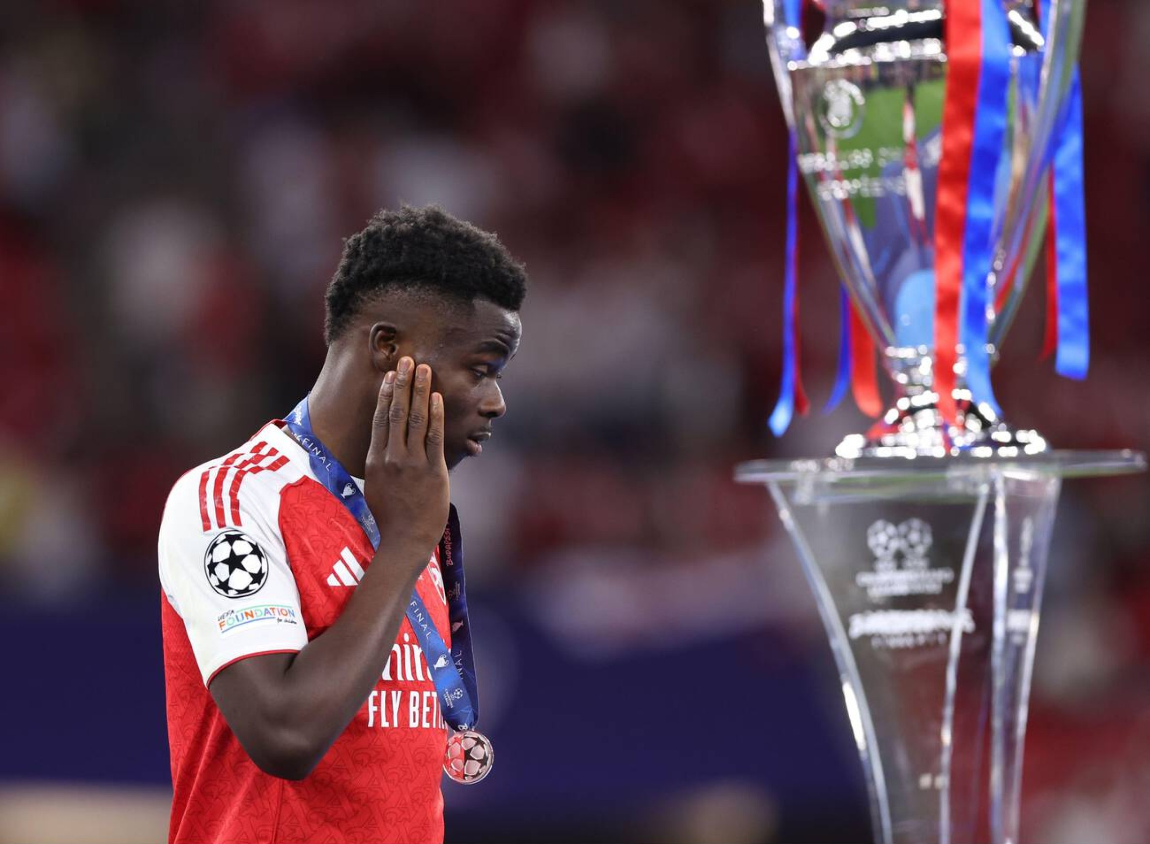 Thong ke trai nguoc cua cau thu PSG va Arsenal hinh anh