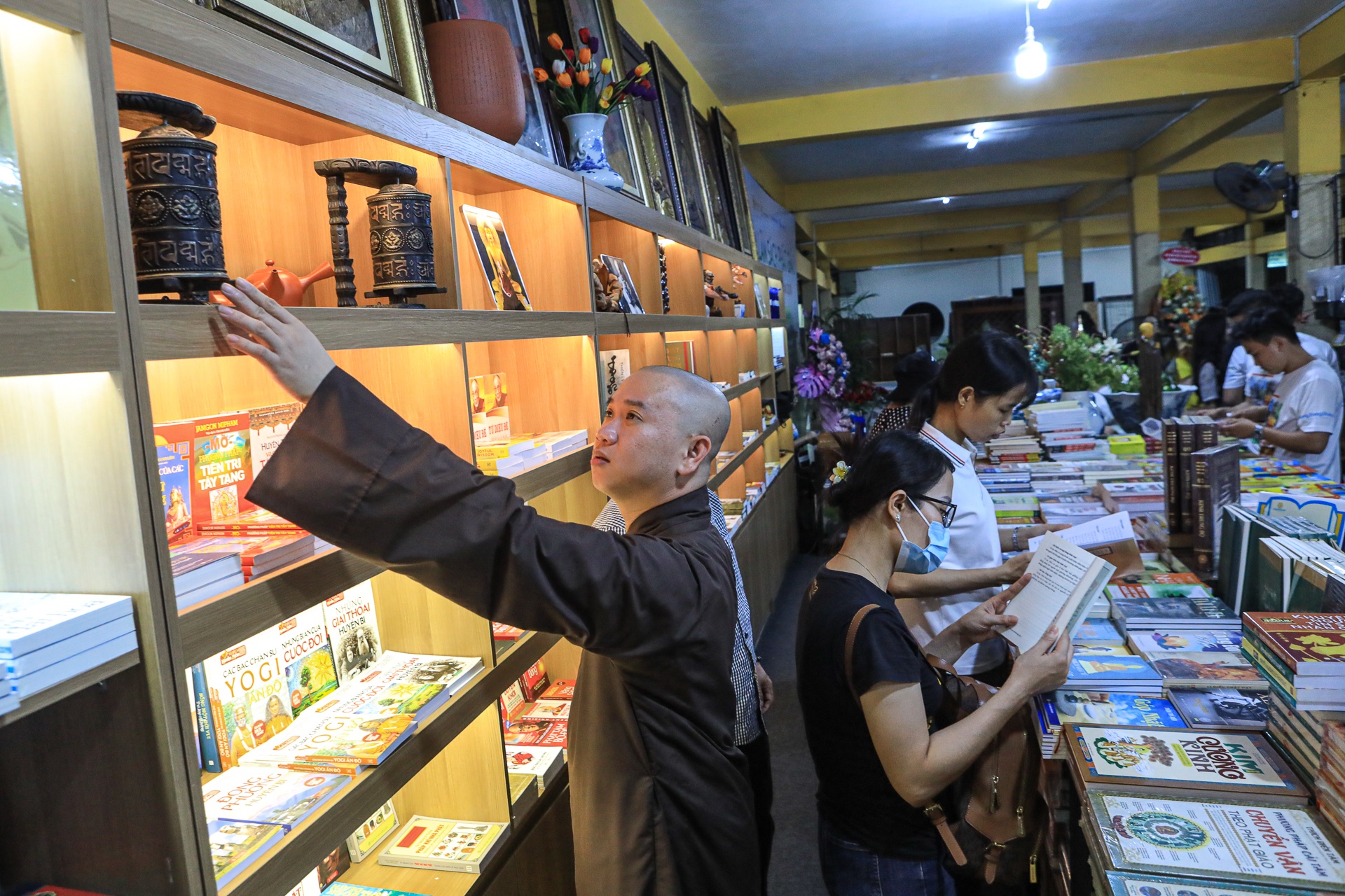 trien lam sach Phat Giao anh 7