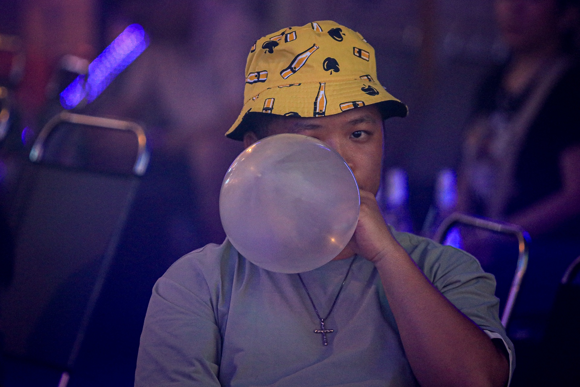 bong cuoi Bui Vien anh 2