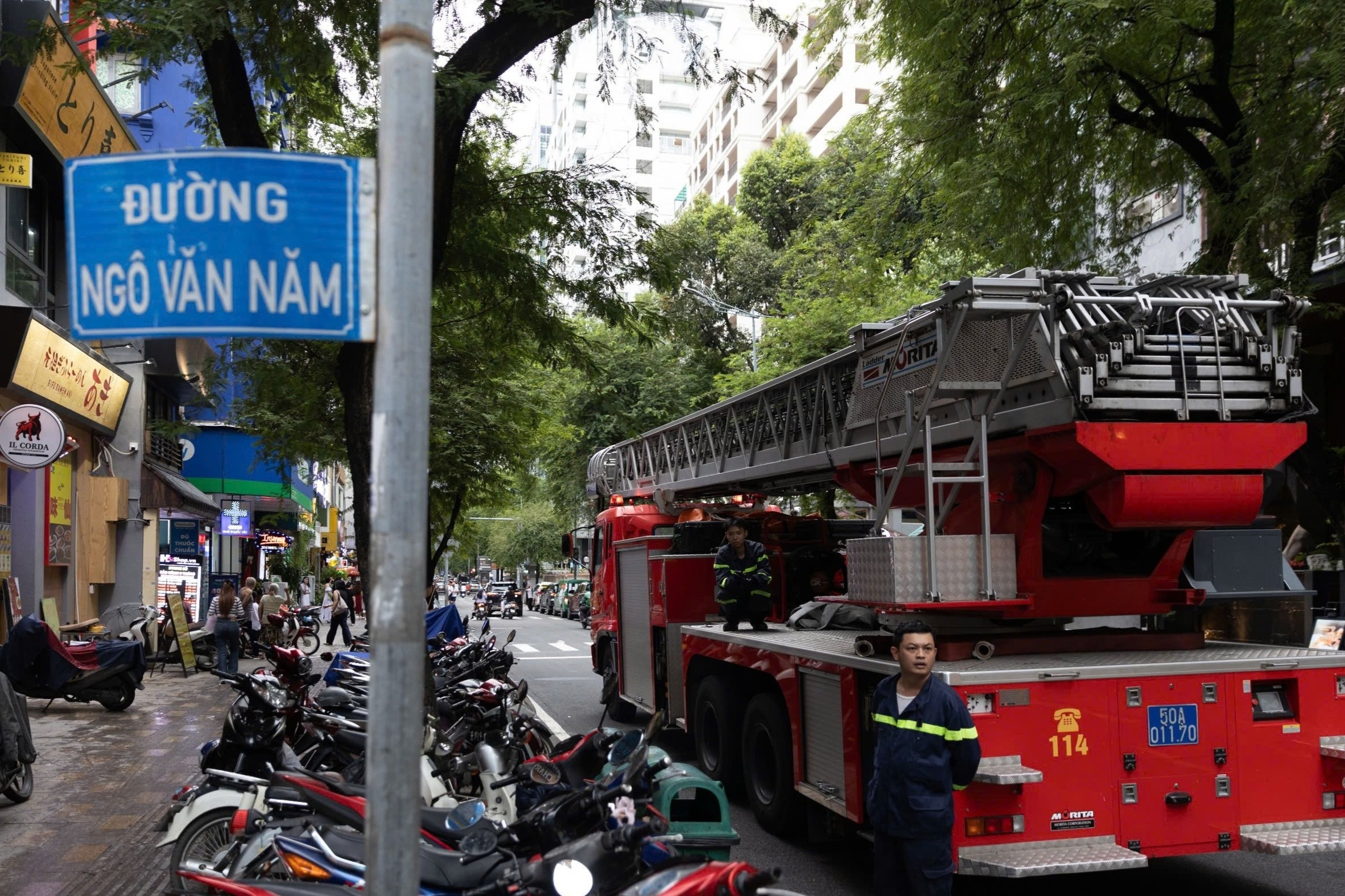 Chay cong trinh dang xay o phuong Sai Gon hinh anh