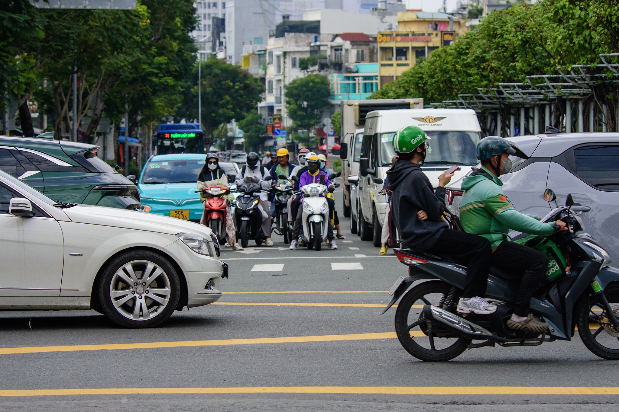 kẹt xe tphcm   ảnh 6 ket xe tphcm anh 6