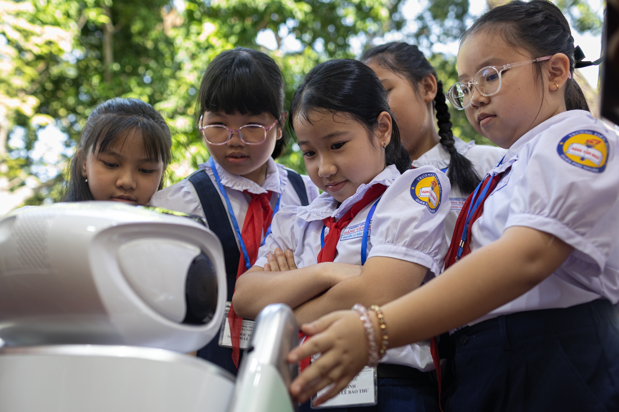 Hoc sinh THCS tai hien TP.HCM sau sap nhap bang Lego hinh anh