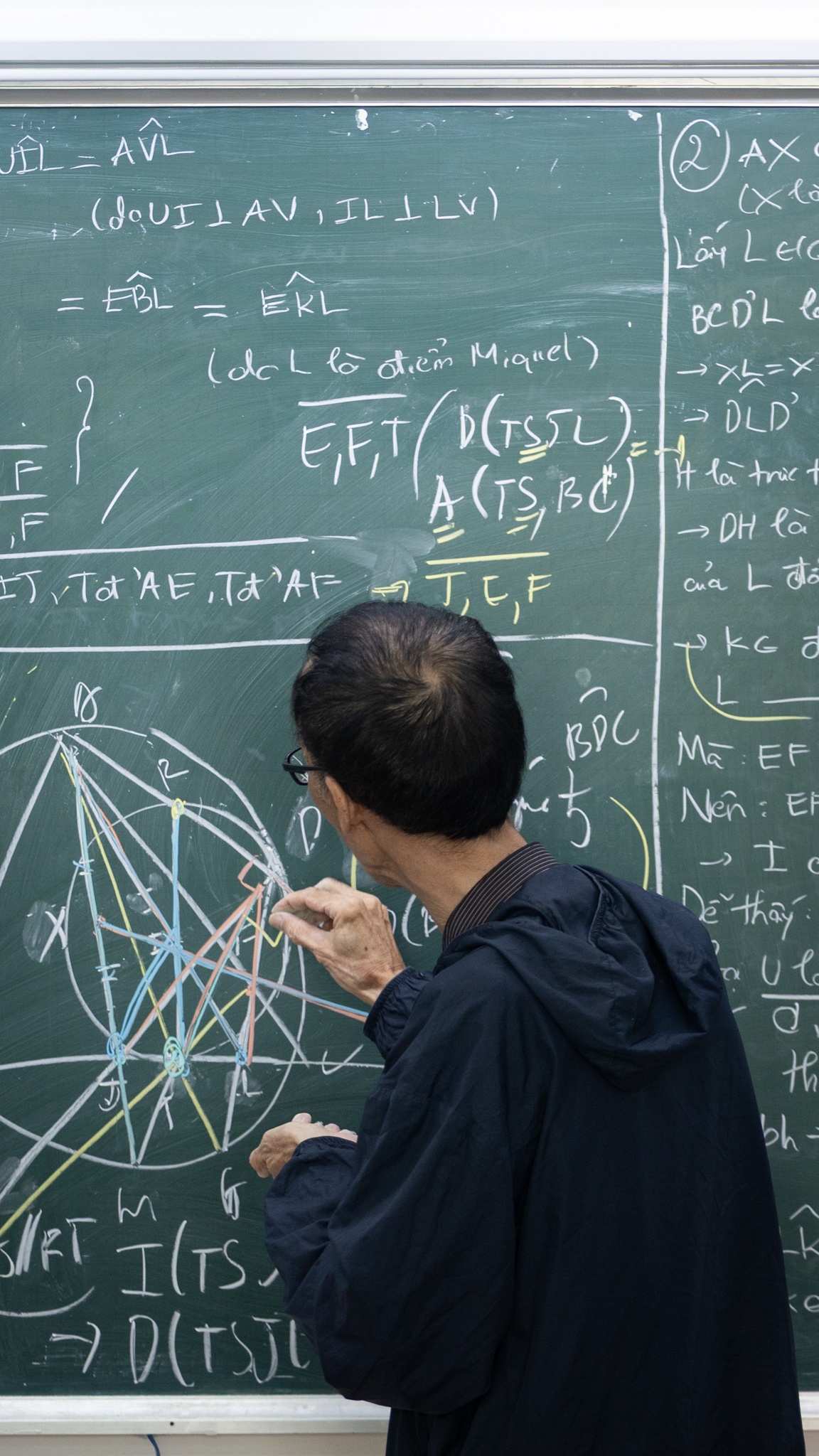 Le Ba Khanh Trinh anh 4