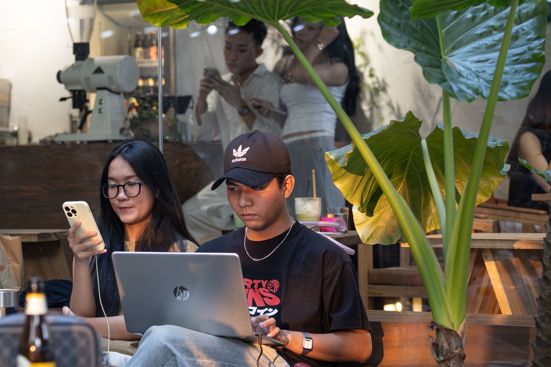 ca phe,  laptop,  ngay dau nam moi anh 2