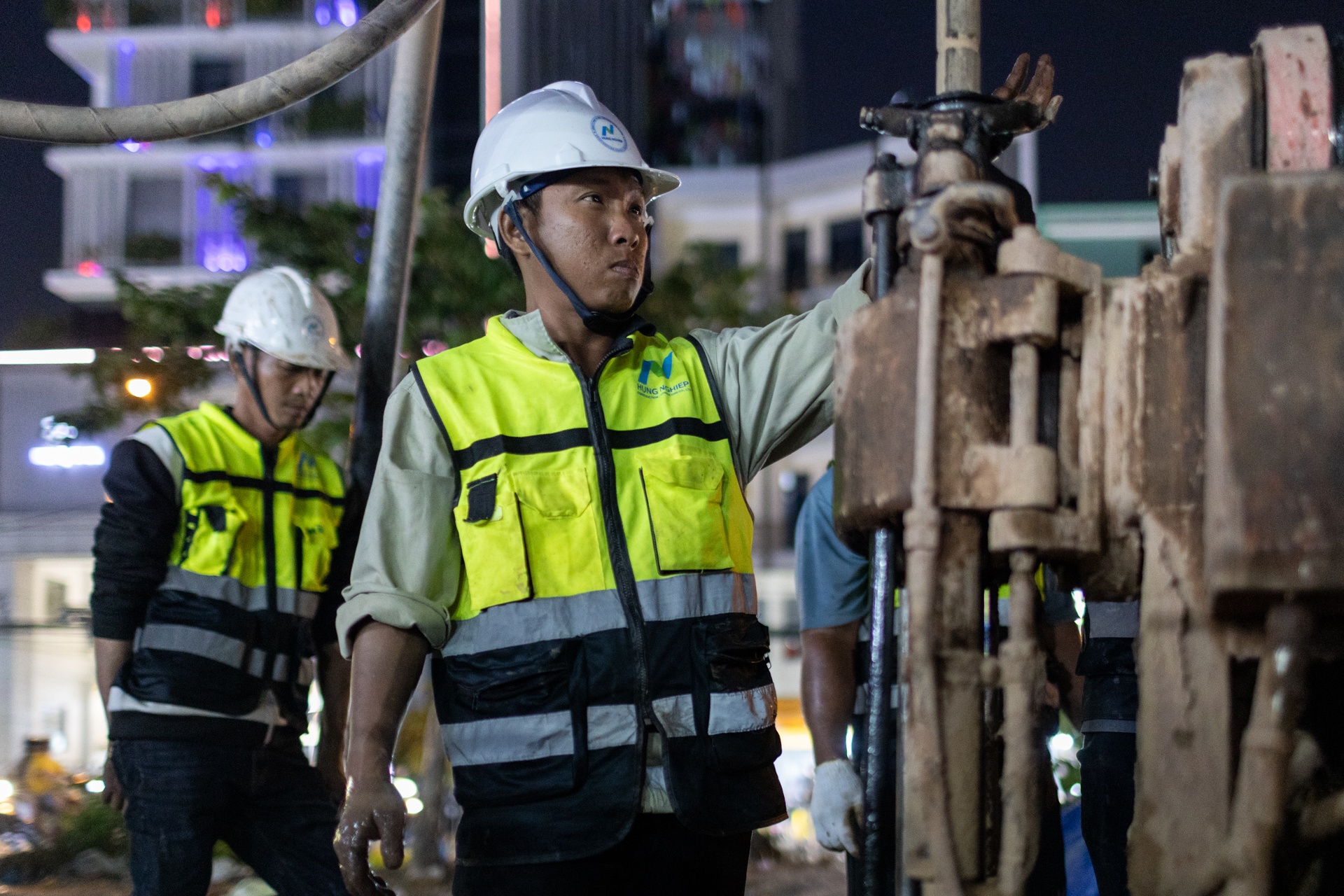 Xuyen dem khoan khao sat dia chat tai ga metro so 2 TP.HCM hinh anh