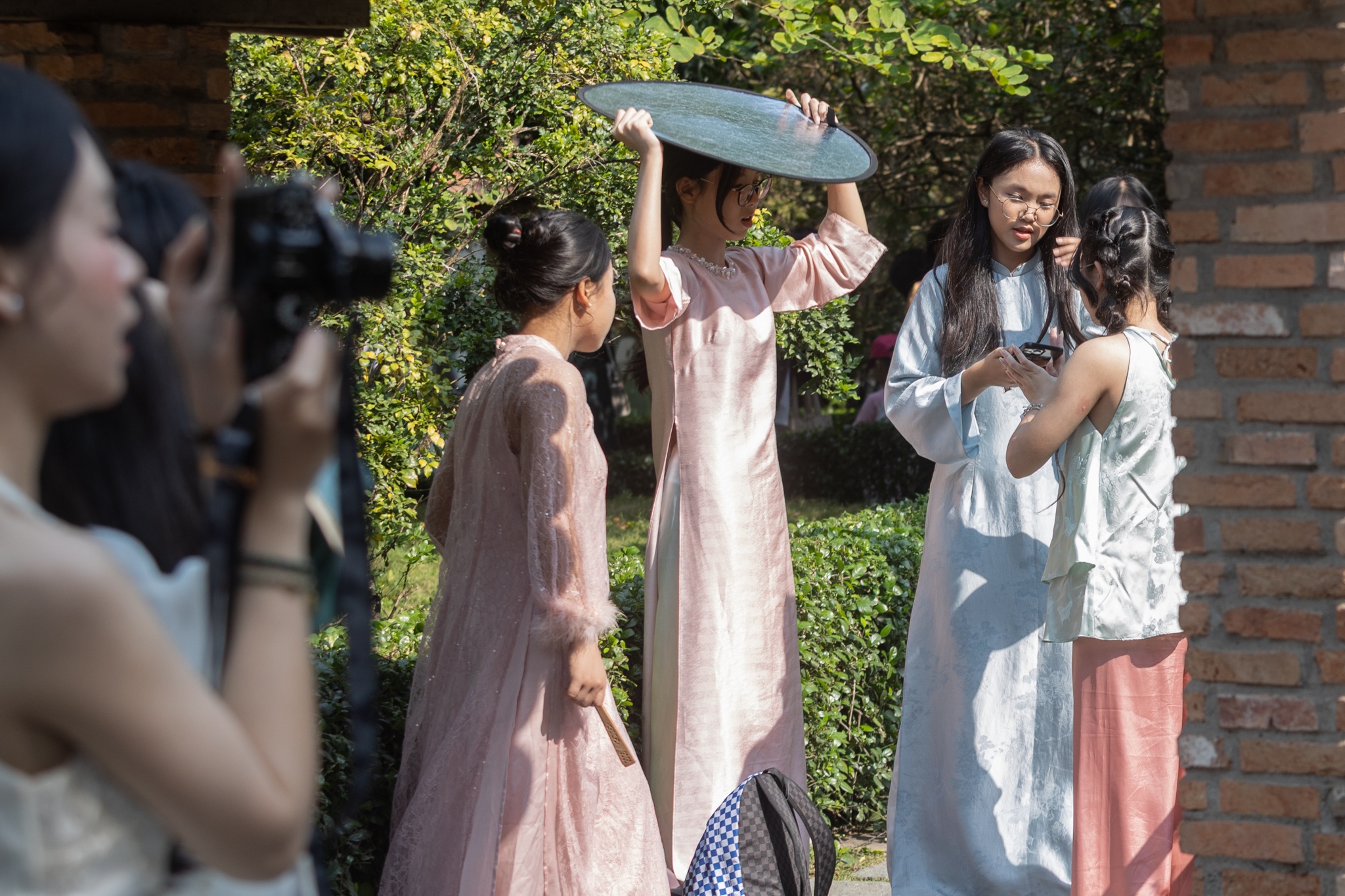 'Nang tho' day tu nua dem de chup anh o ho sen hot nhat Thao Cam Vien hinh anh