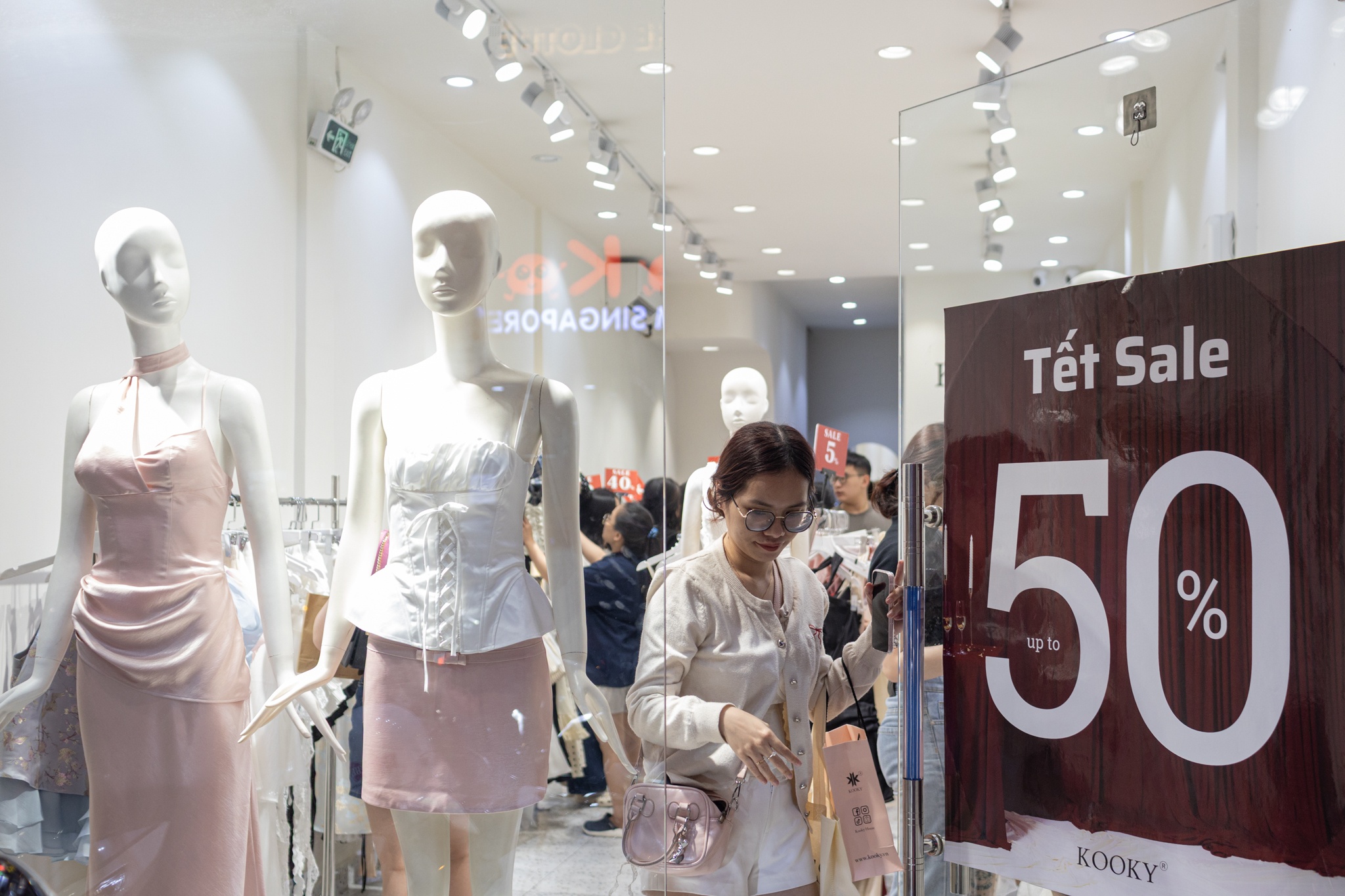 Tet,  tre,  mua sam,  2026 anh 4