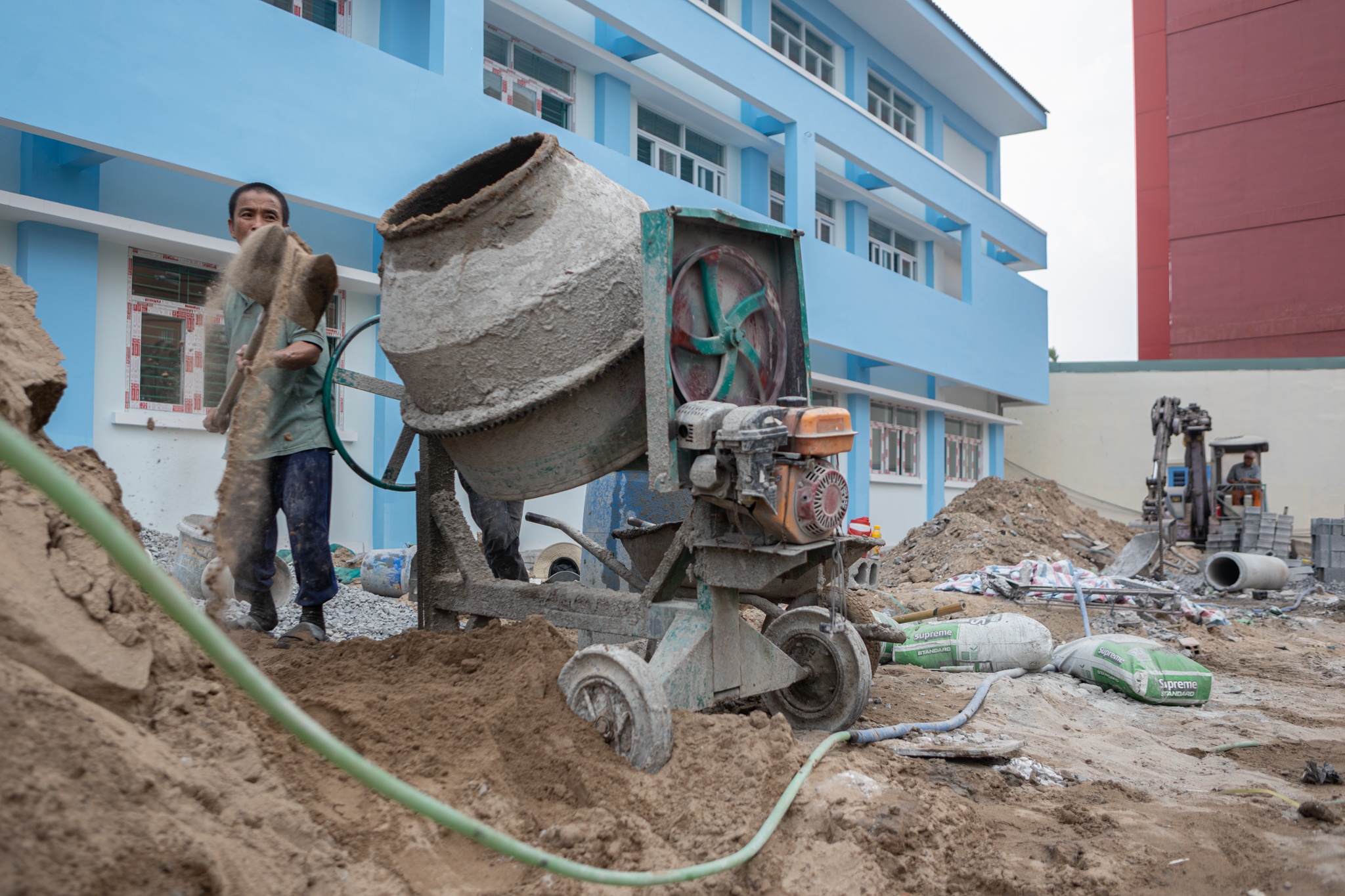 truong tren nghia trang anh 9