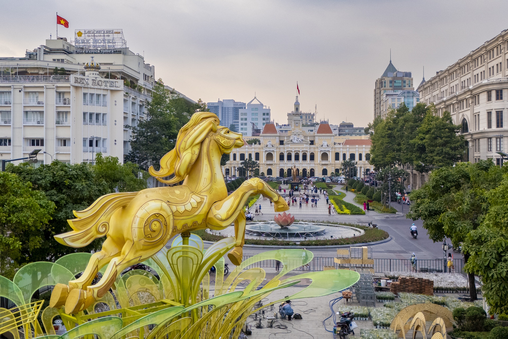 Toan canh duong hoa Nguyen Hue da thanh hinh hinh anh