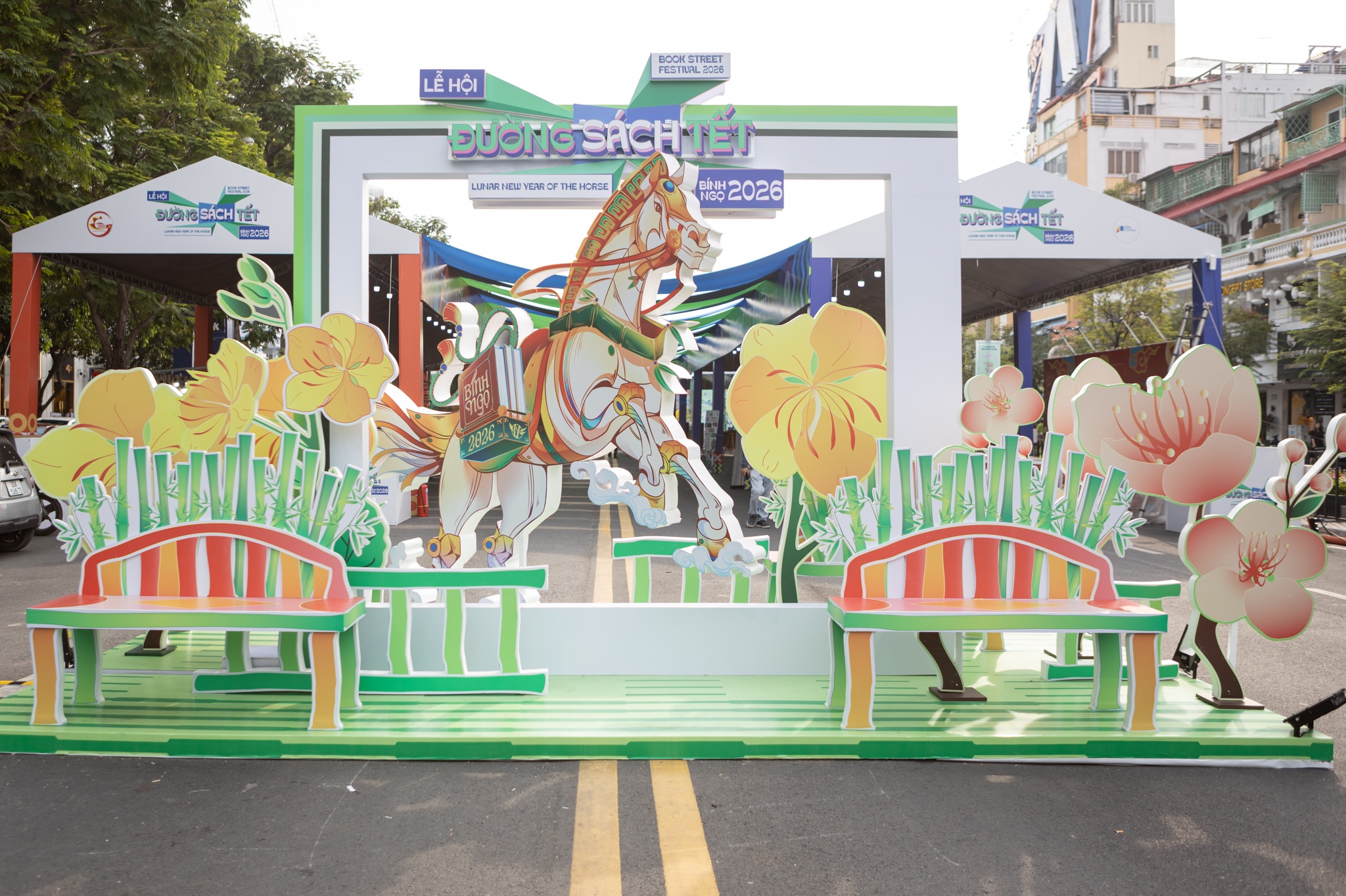 duong sach Tet anh 1