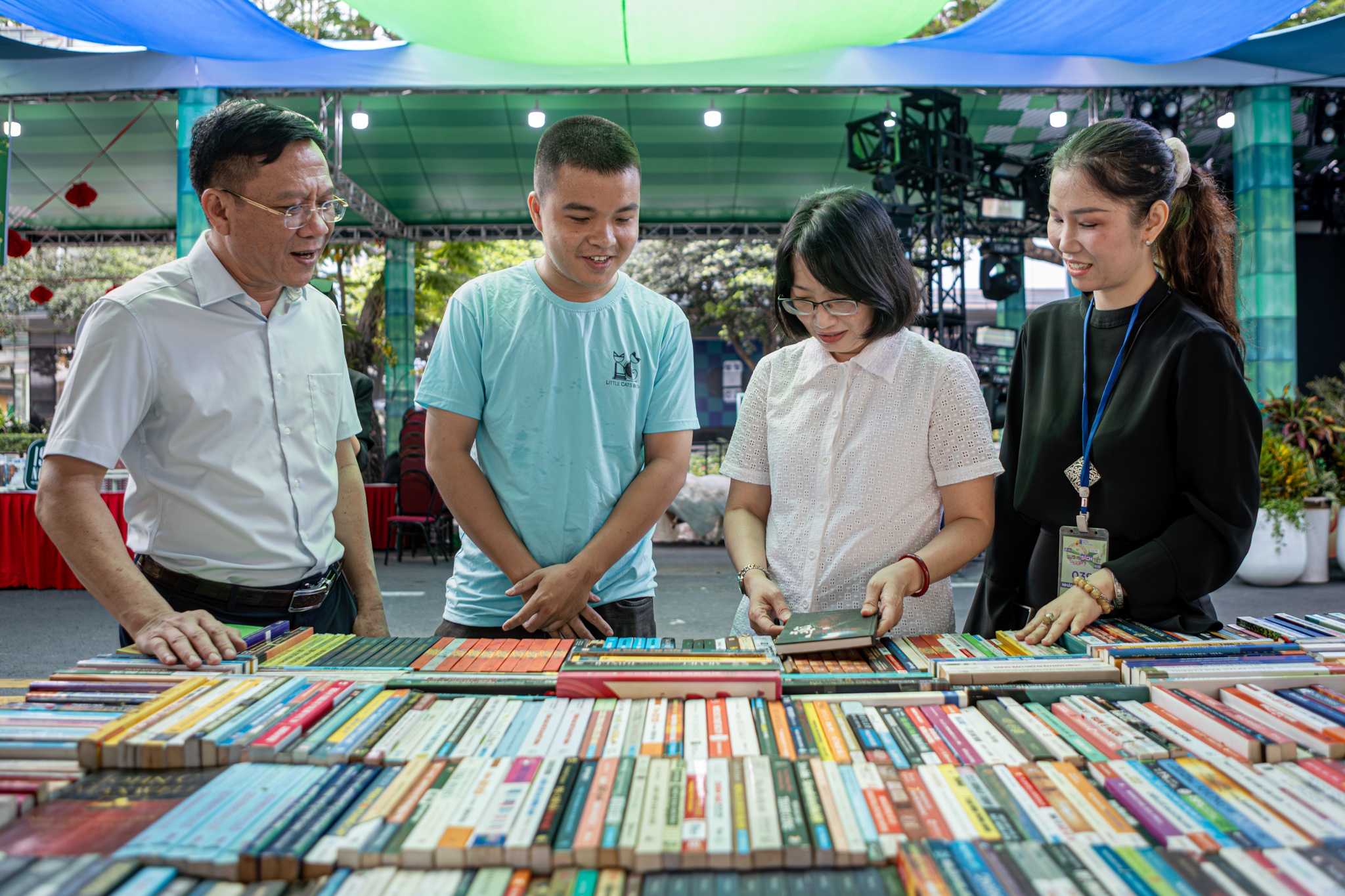 duong sach Tet anh 3