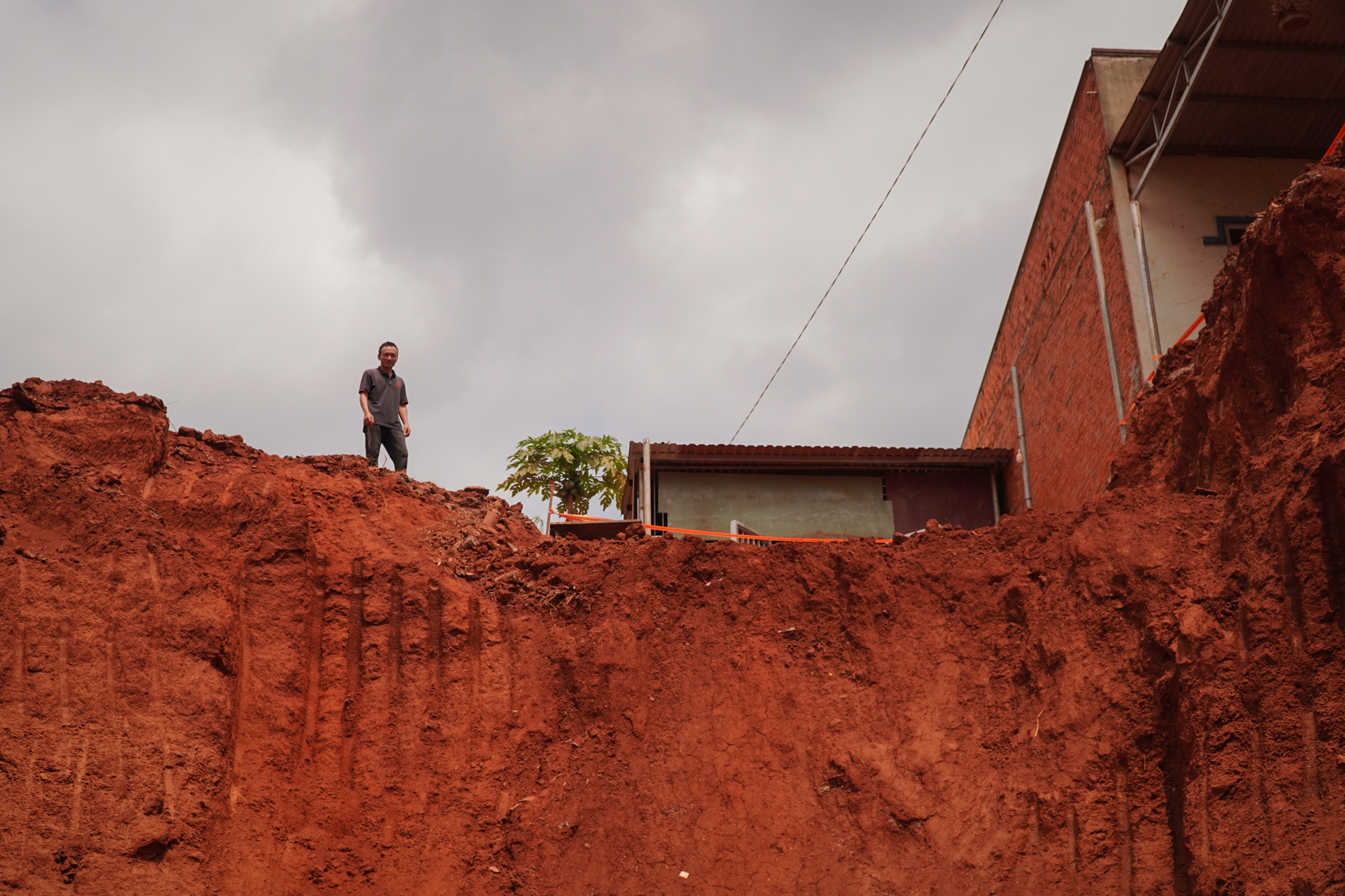 Nhung ngay cuoi cua 8 ho dan o 'mep vuc' hinh anh