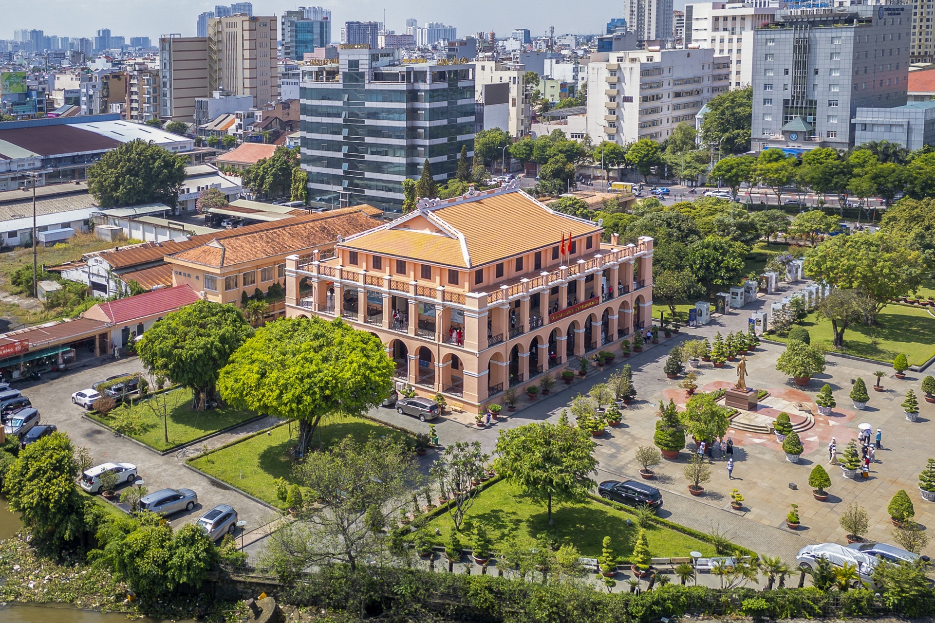 bao tang Ho Chi Minh anh 8