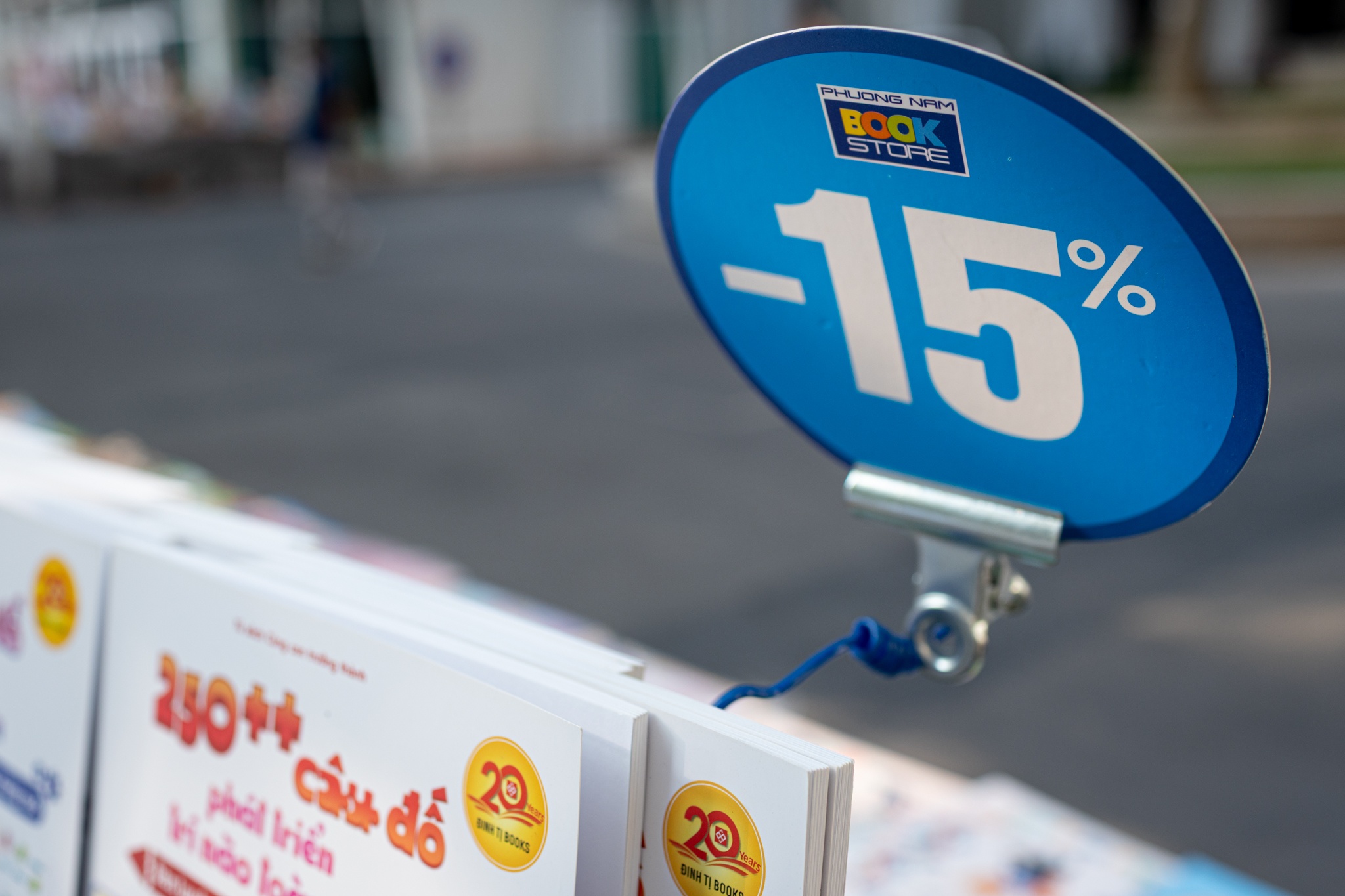 Hoi sach Khuyen doc anh 6