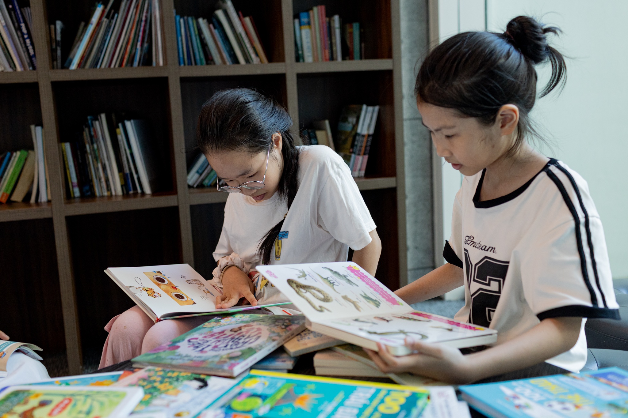 Hoi sach Khuyen doc anh 9